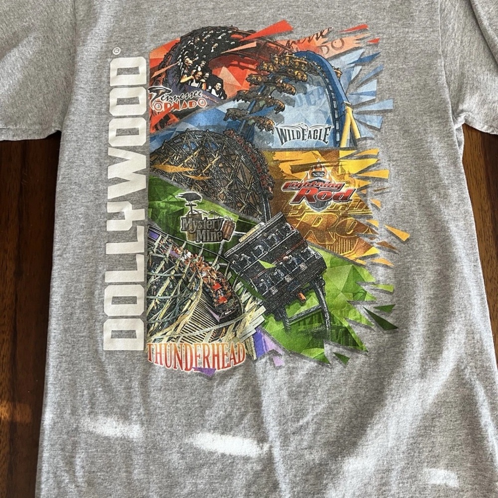 Dollywood Vintage Graphic Tee